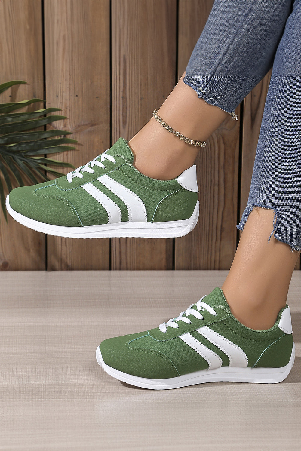 Green Patchwork Breathable Lace Up Sneakers