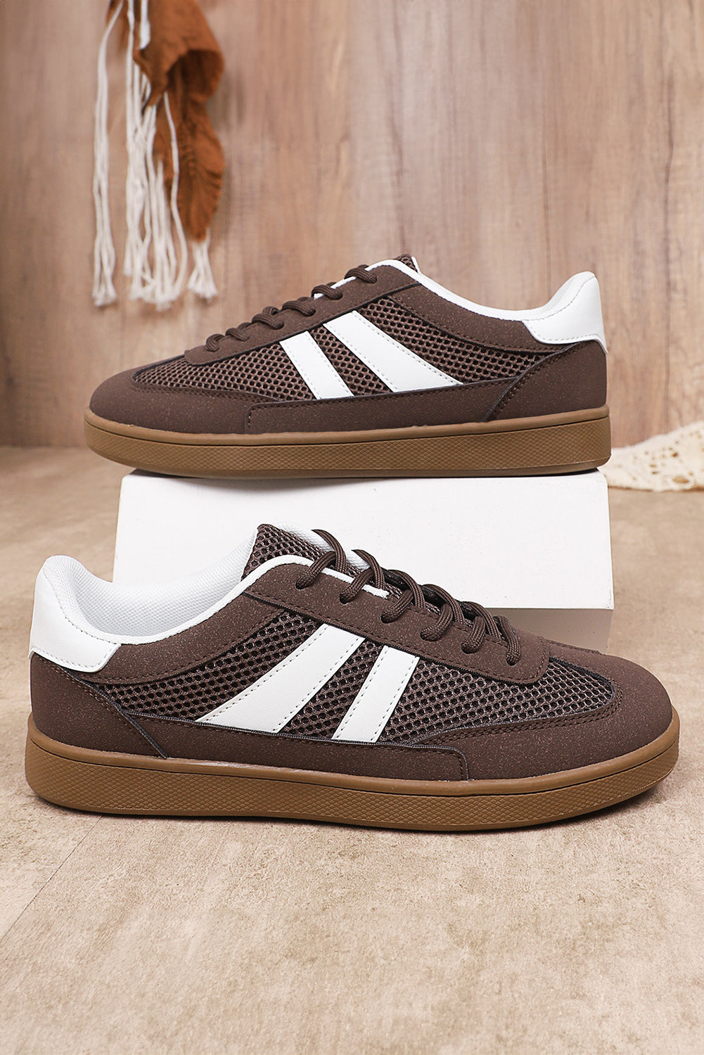 Coffee Breathable Mesh Leather Patchwork Lace-up Sneaker