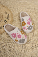 Load image into Gallery viewer, White Floral Fuzzy Winter Slippers
