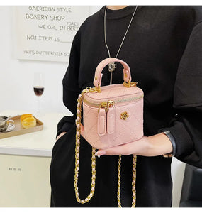 Small Shoulder Bucket Mini Bag Crossbody with Metal Chain – Trendy and Versatile Handbag
