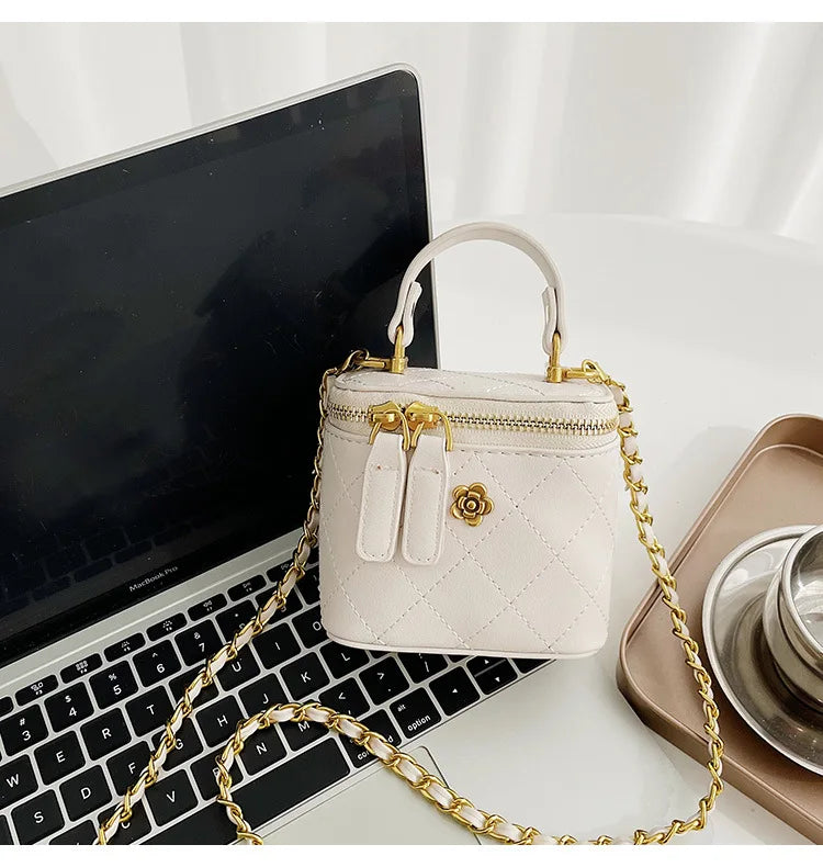 Small Shoulder Bucket Mini Bag Crossbody with Metal Chain – Trendy and Versatile Handbag
