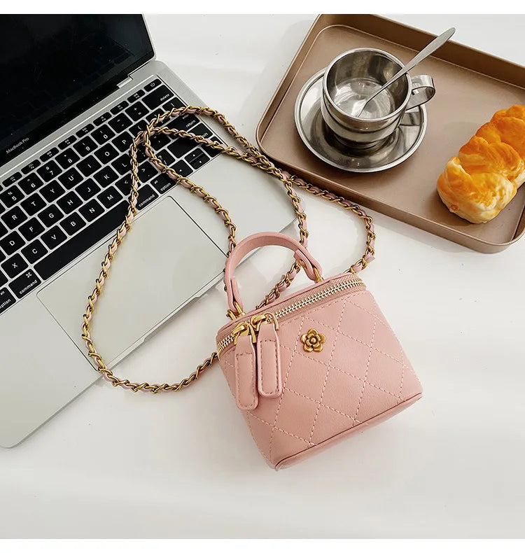 Small Shoulder Bucket Mini Bag Crossbody with Metal Chain – Trendy and Versatile Handbag