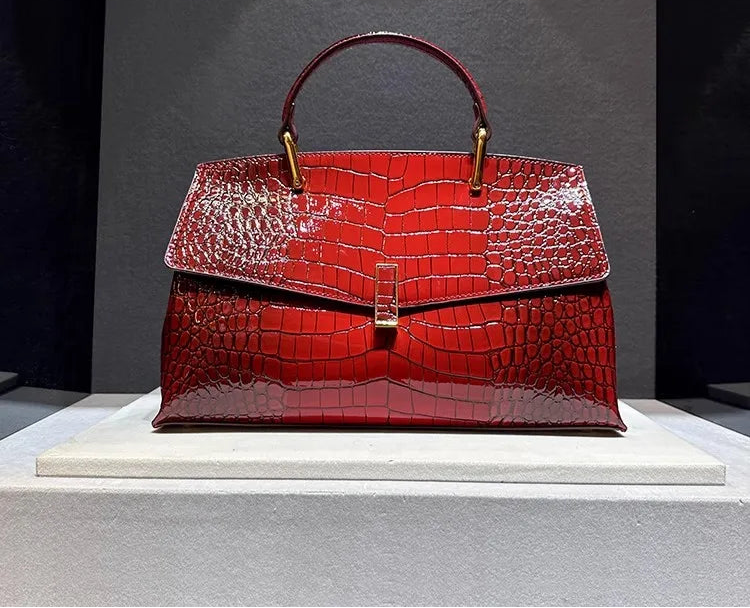 Shell-Shaped Crocodile Pattern Leather Bag – Luxe Texture, Bold Silhouette