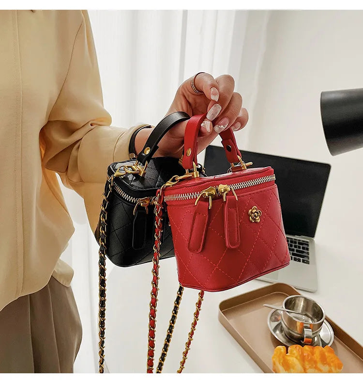 Small Shoulder Bucket Mini Bag Crossbody with Metal Chain – Trendy and Versatile Handbag