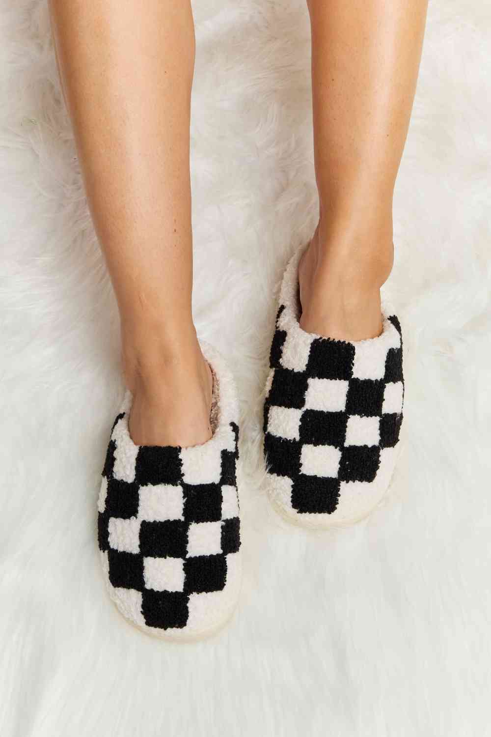 Melody Checkered Print Plush Slide Slippers