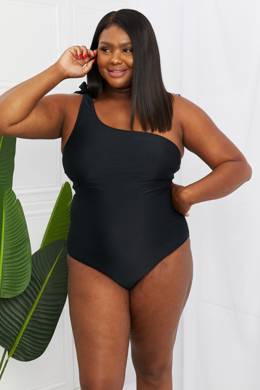 One-Shoulder One-Piece Swimsuit in Black