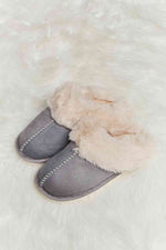 Load image into Gallery viewer, Melody Fluffy Indoor Slippers
