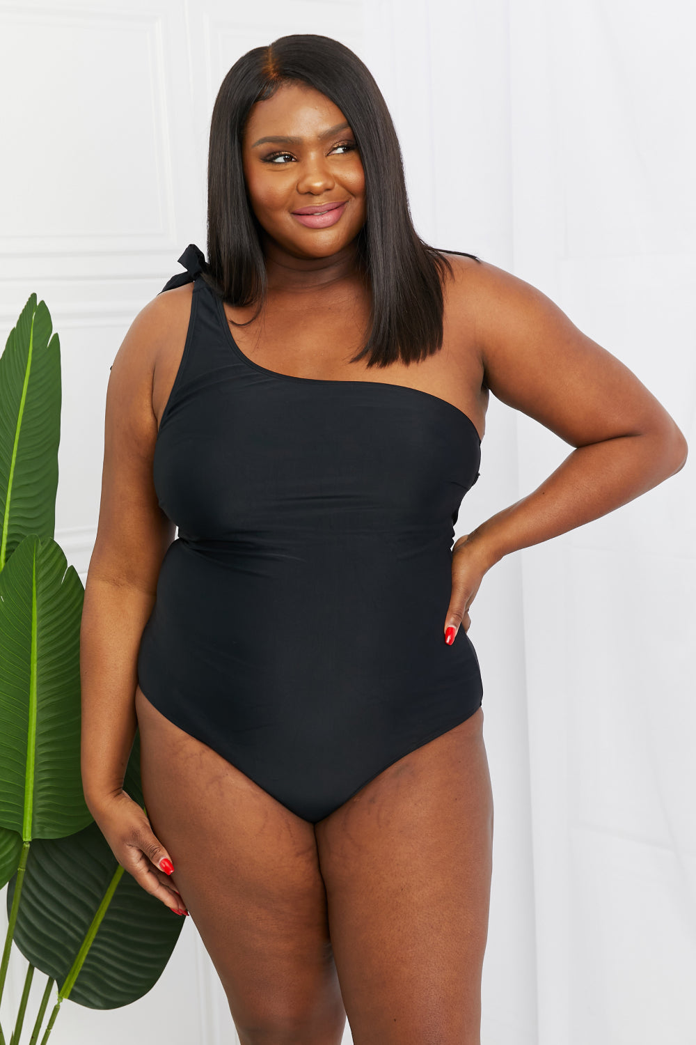 One-Shoulder One-Piece Swimsuit in Black