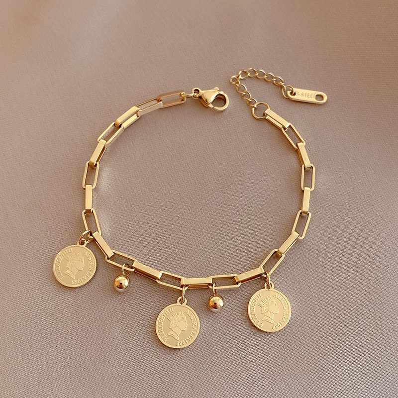 Gold Pendant Bracelet