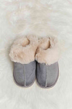Load image into Gallery viewer, Melody Fluffy Indoor Slippers
