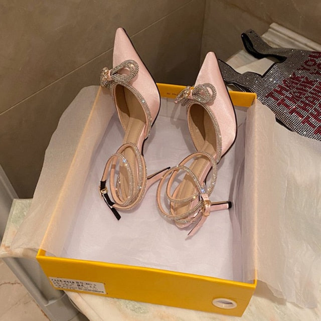 Butterfly-Knot Pointed Toe Pumps